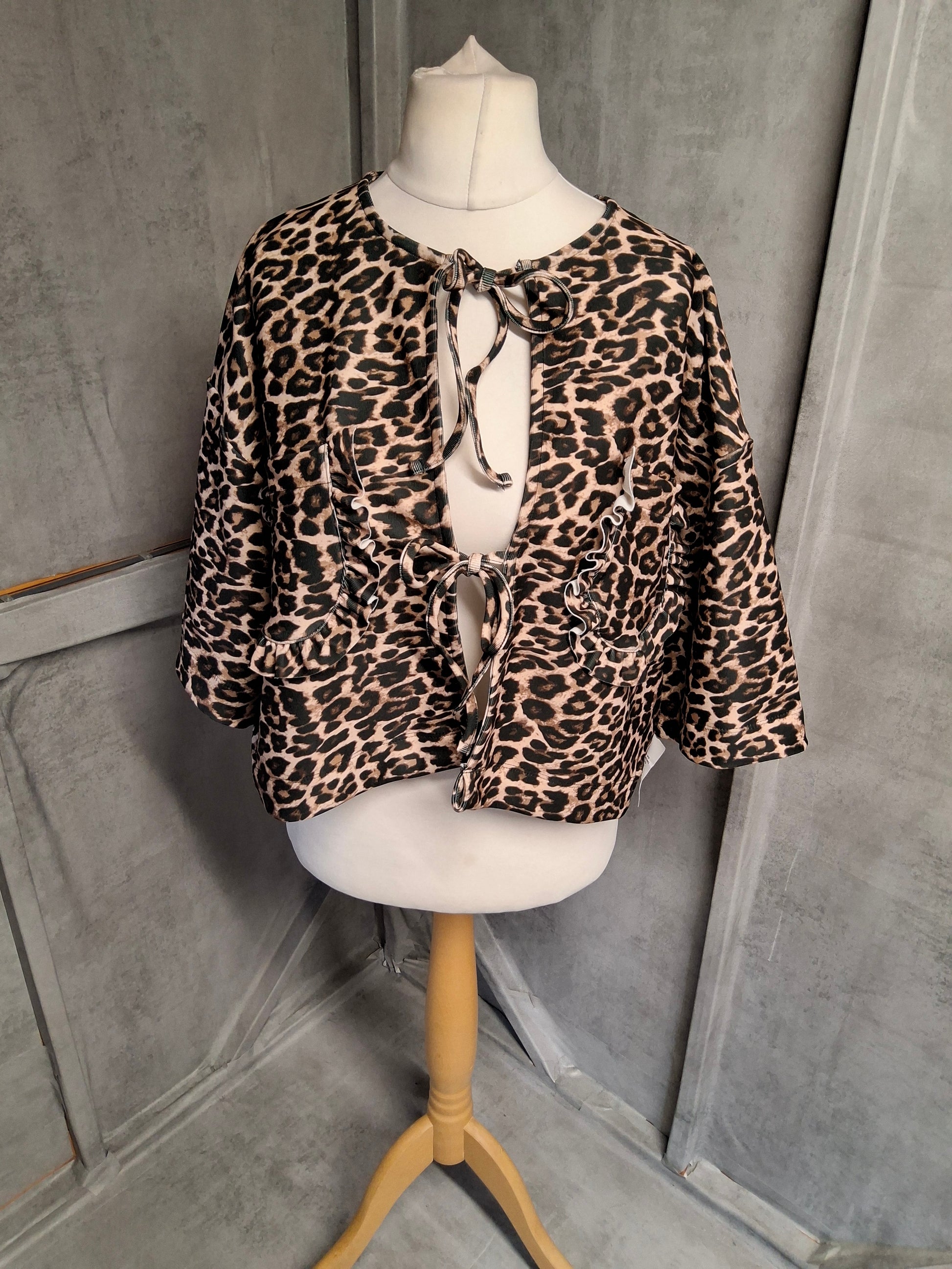 ASOS Leopard Print Tie-Front Top – Size 16/18 – NWT