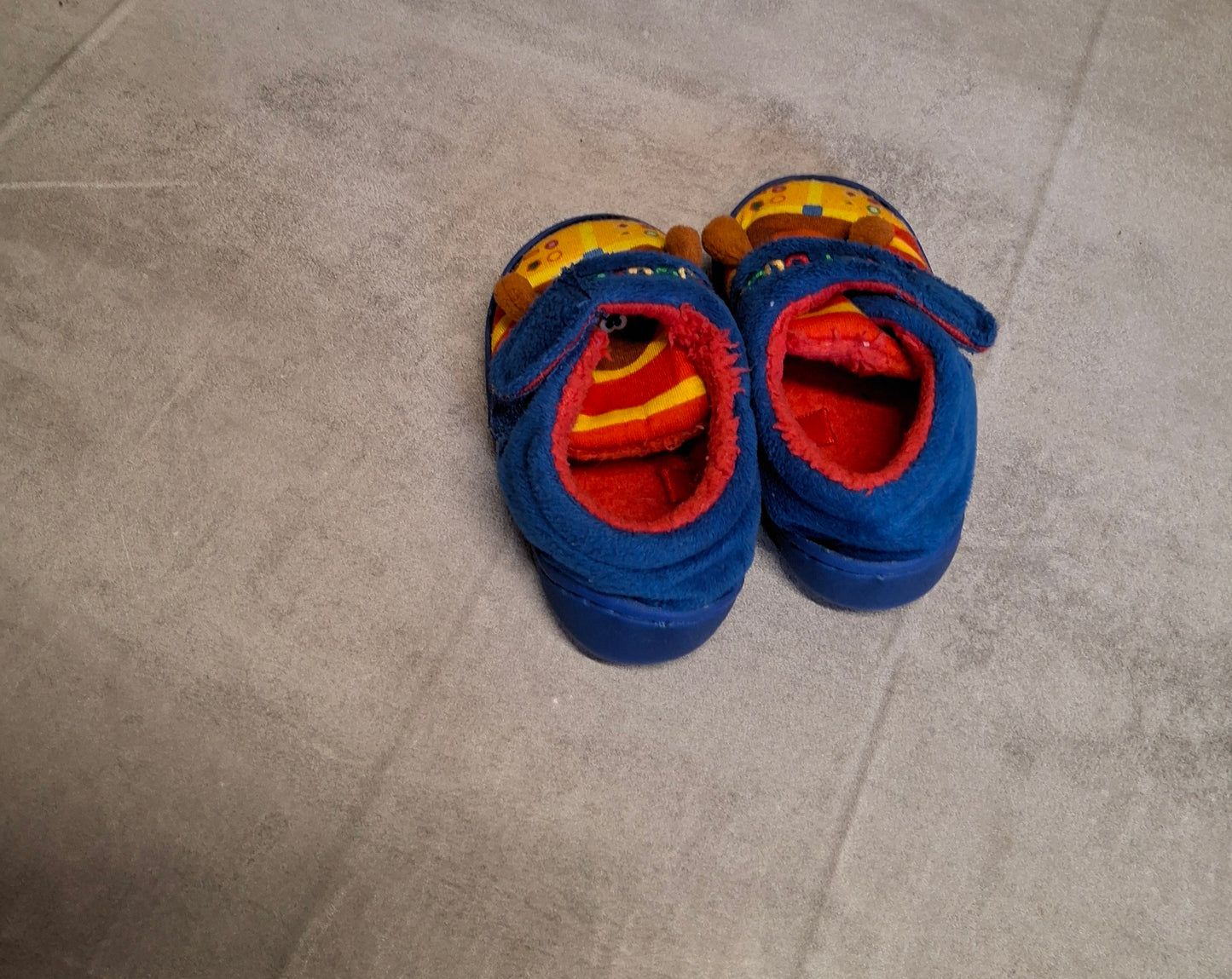 Hey Duggee Slippers – Infant Size 4 – Boys/Girls