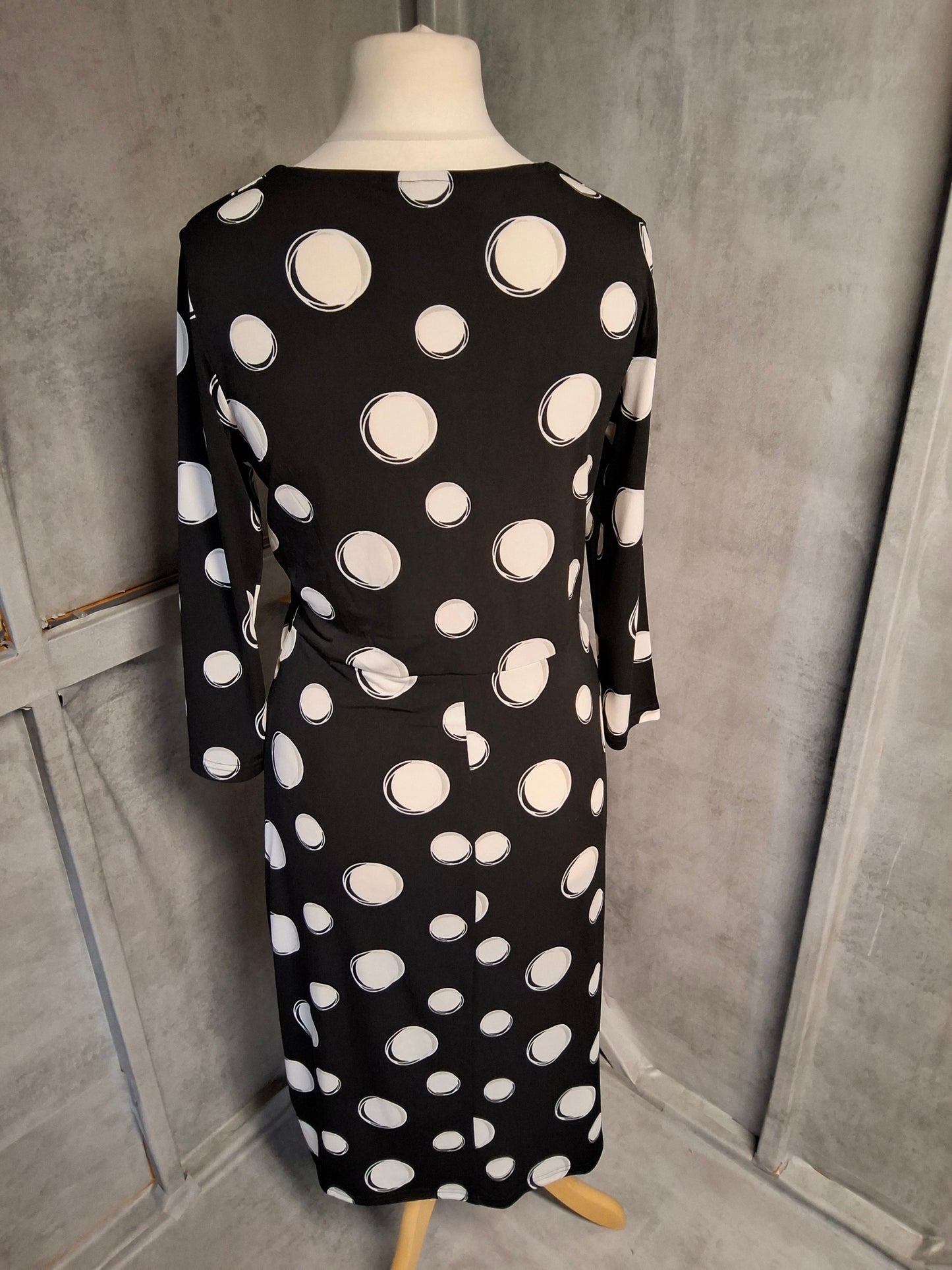 Roman Black & White Polka Dot Midi Dress – Size 12 – V-Neck – Bodycon Fit – Stretchy