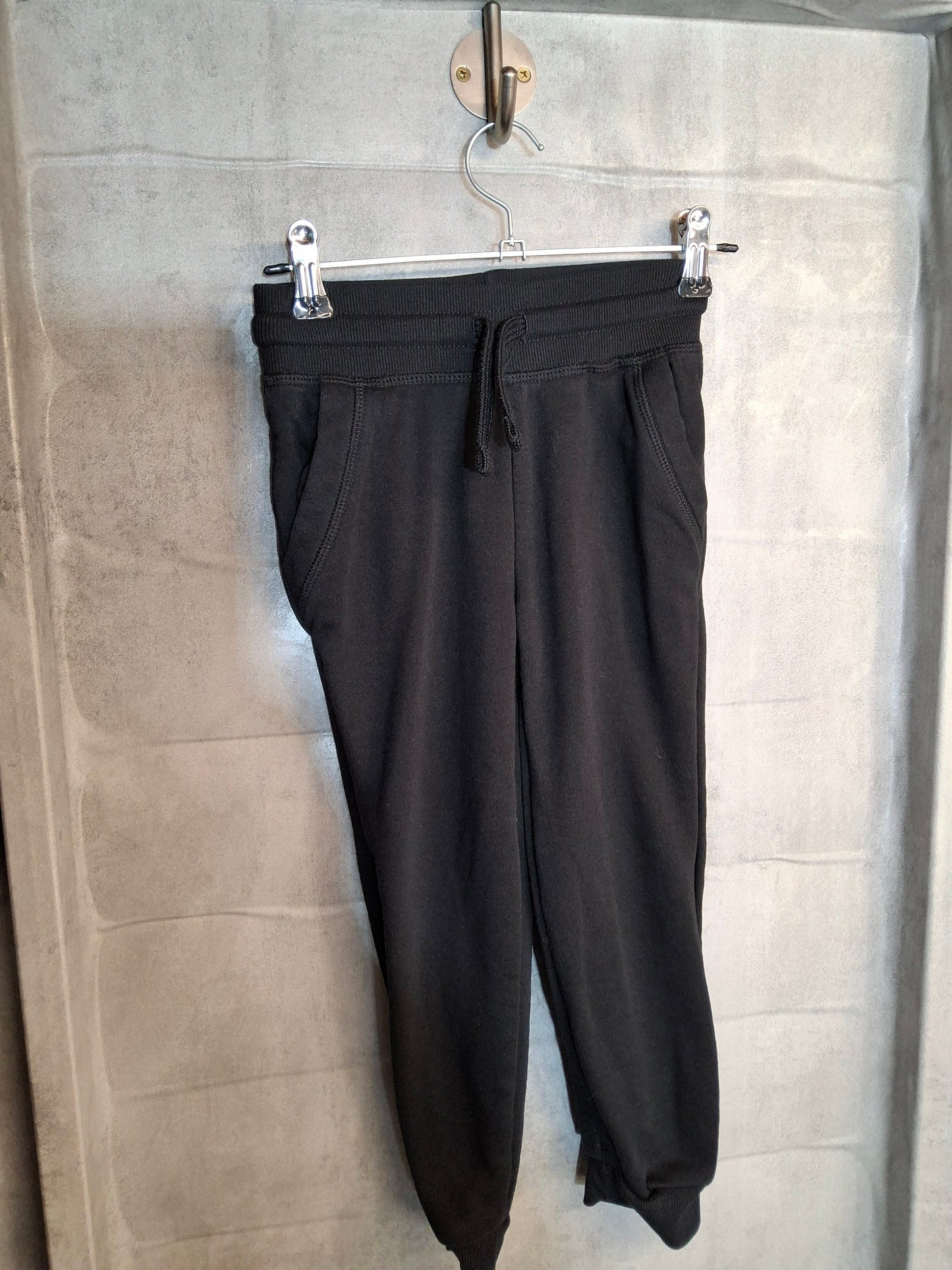 Primark Boys Black Joggers – Age 5-6 Years – Cuffed