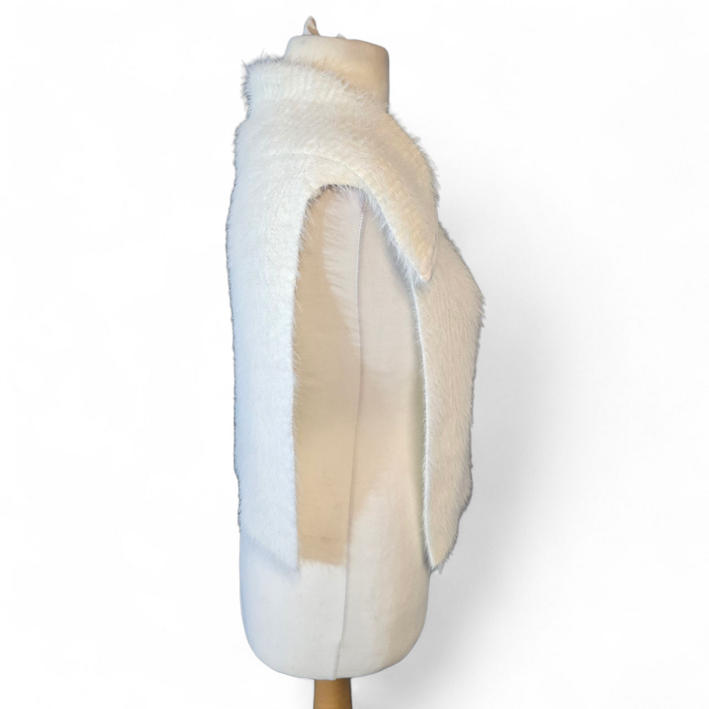 Primark White Fluffy Sleeveless Top – ¼ Zip Large Collar – One Size (Fits size 8–14)