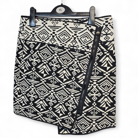 For Cynthia Cream & Black Wrap Mini Skirt – Aztec Print – Zip Front – NWT – Size 8 (Would Fit size 10/12)