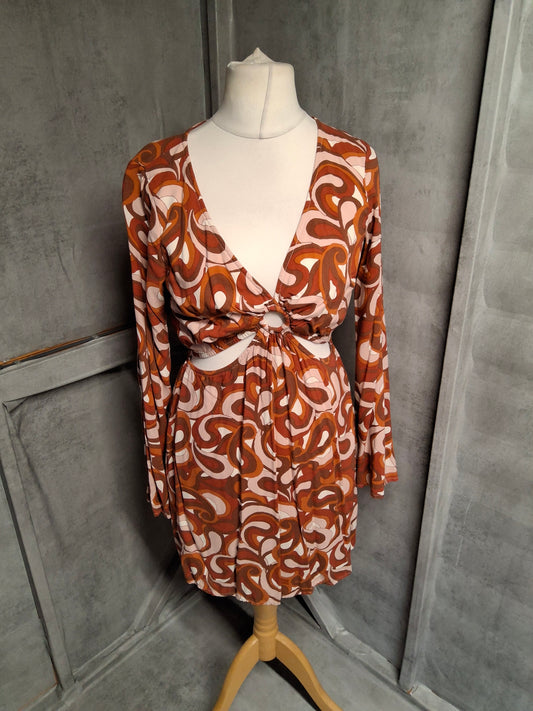 Hollister Orange & Brown Print Cut-Out Mini Dress – Size M (UK 10) – Boho Chic ✨