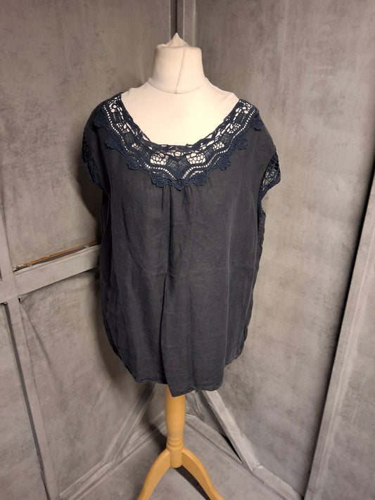 Ambra Navy Blue Linen Top – One Size (UK 14–18) – Crochet Lace Detail – 100% Linen – Relaxed Fit