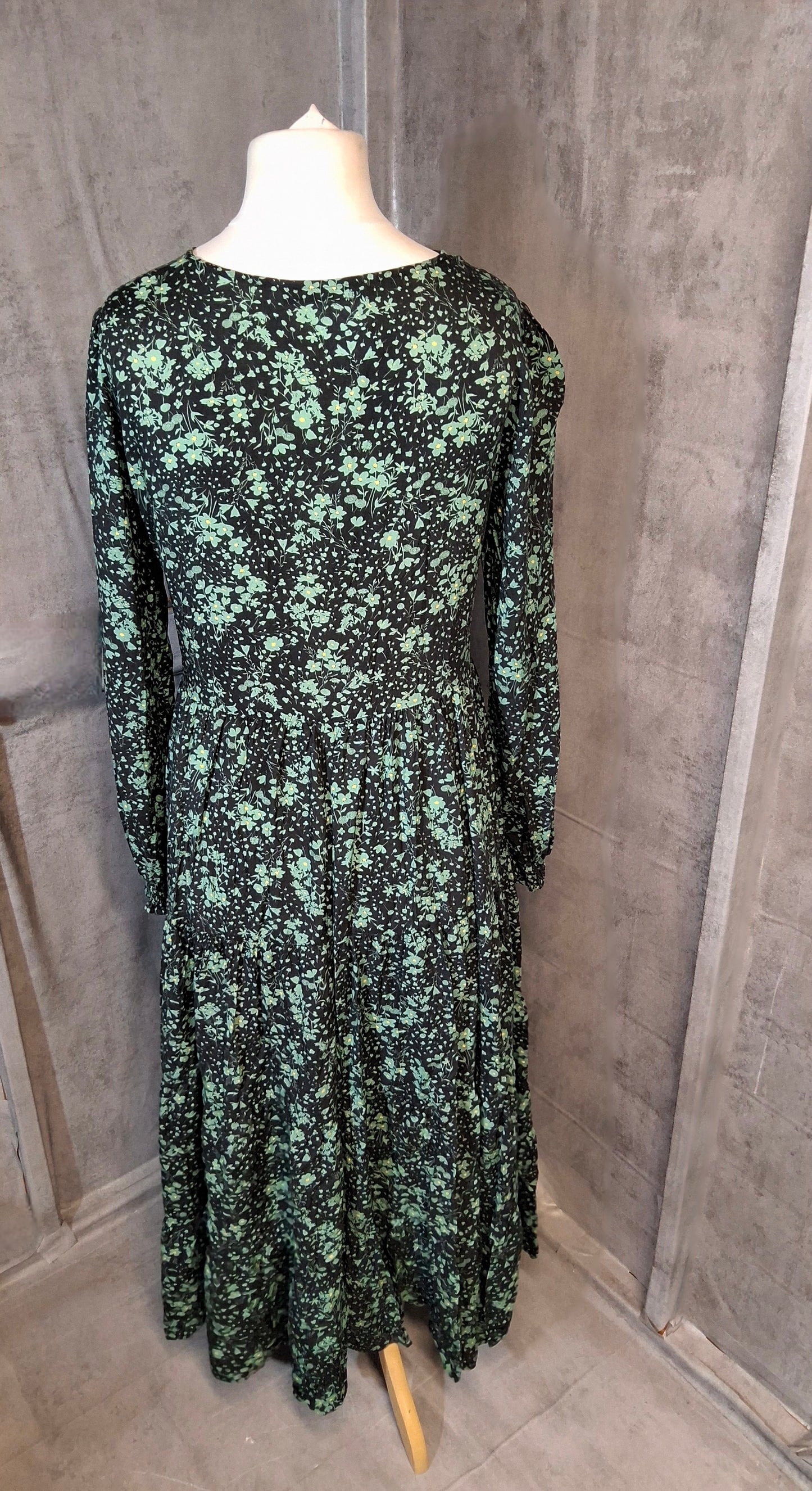 Zara Black & Green Floral Midi Dress – Long Sleeve – Size S (UK size 10/12)