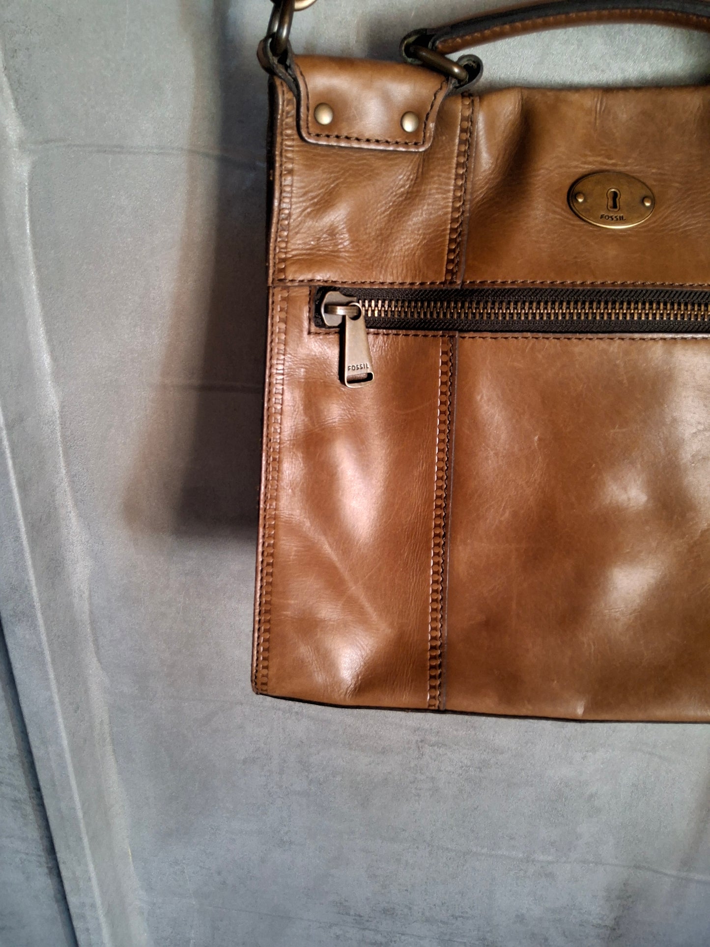Fossil Brown Leather Satchel Bag – Adjustable Strap & Handle