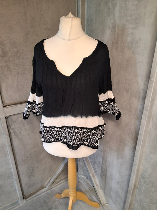 Monsoon Black & White Boho Flared Sleeve Top – Size S (8/10) – Viscose & Cotton