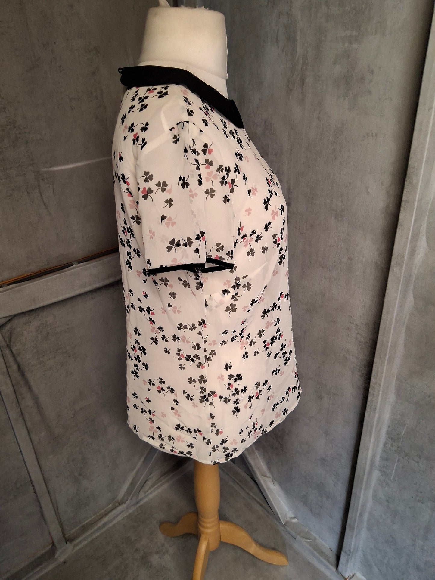 Marks & Spencer White Sheer Floral Print Top – Size 14 – NWT