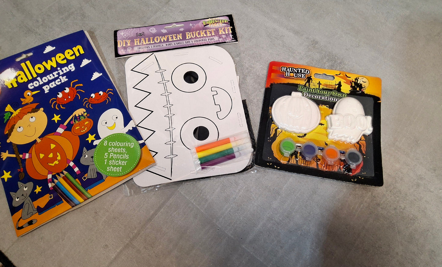 Halloween Craft & Colouring Bundle – Colour Your Own Bucket, Colouring Pack & Paint Decoration – NWT 🎃🖌️