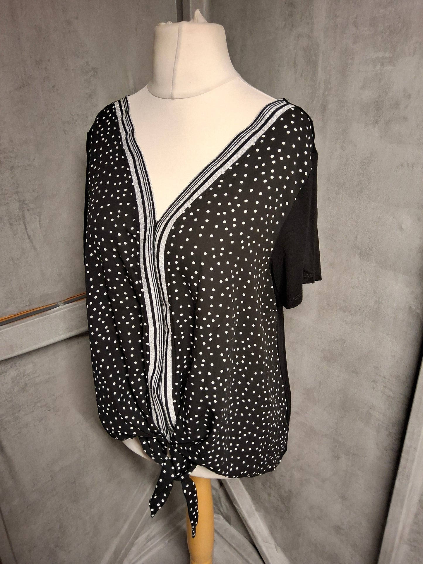 Joseph A Black Spot Print Tie-Front Top – Size M (UK size 12–14) – Effortless Style