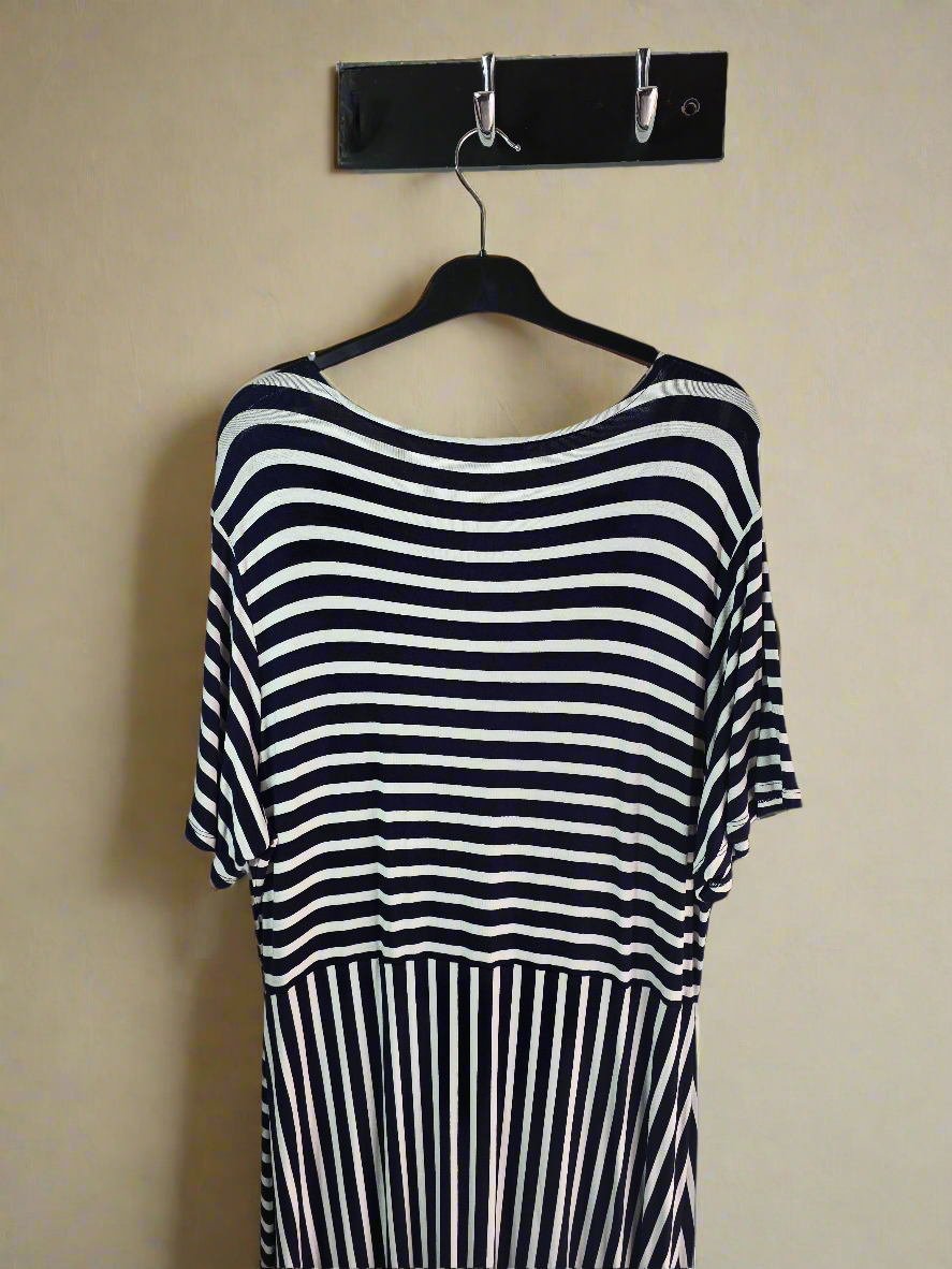 Oasis Navy & White Striped Short Sleeved Maxi Dress Sixe XL 14/16