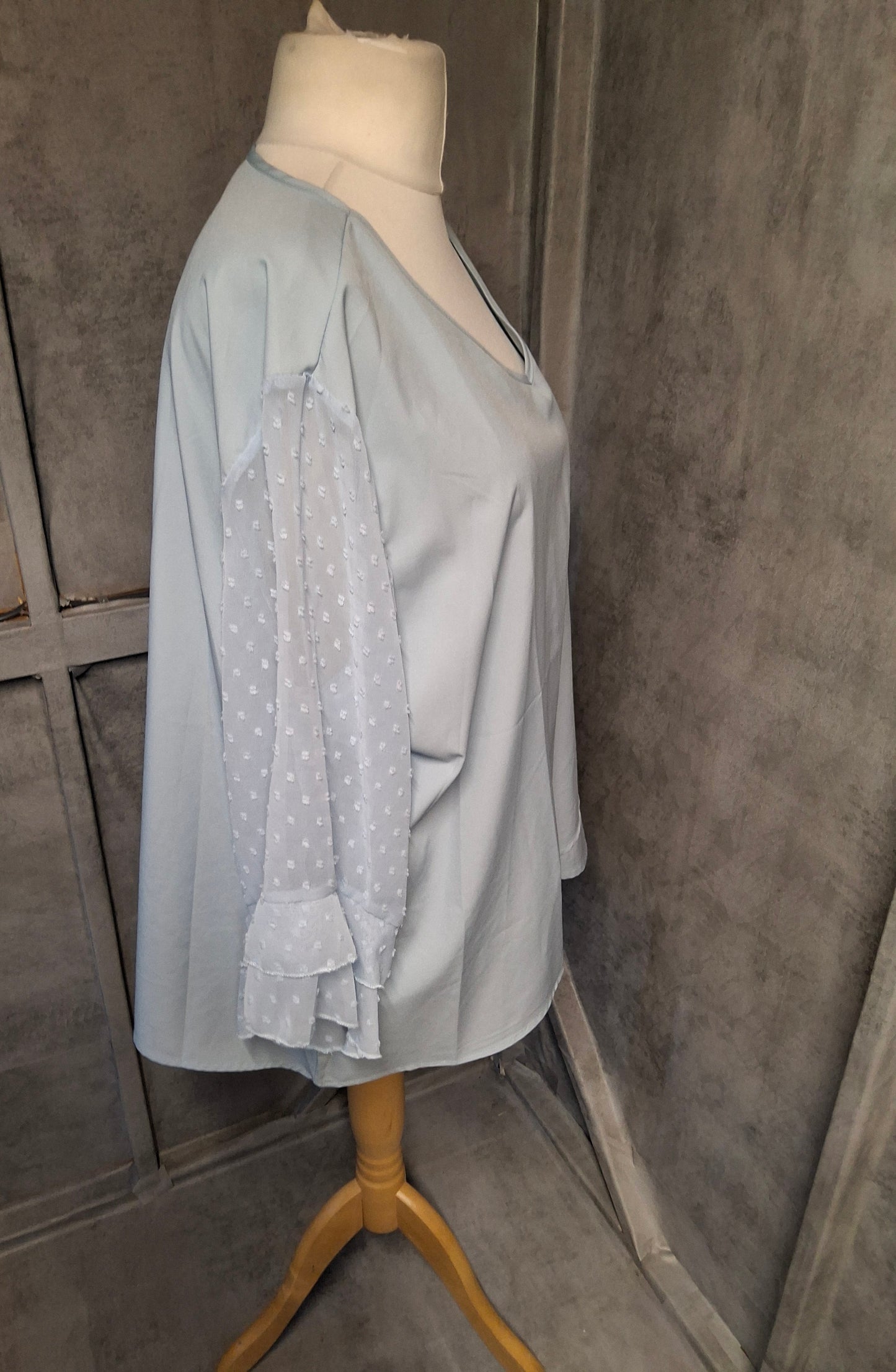 Light Blue V-Neck Blouse with Sheer Polka Dot Sleeves – Size 3XL (20/22)