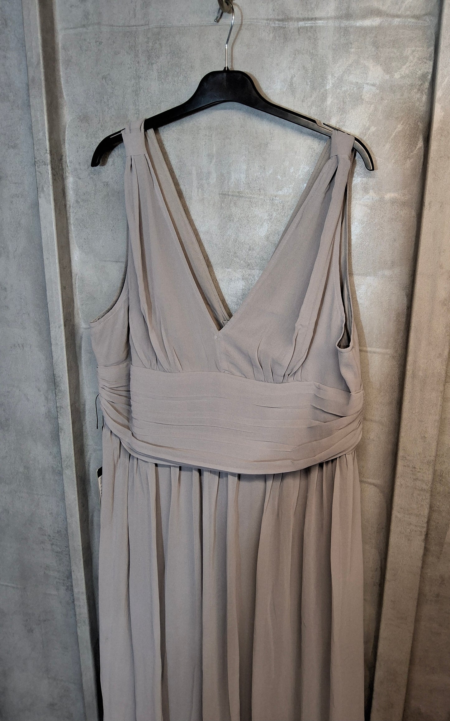 Ever pretty Light Grey Long Sleeveless Formal Bridesmaid Lined Dress New Size 26