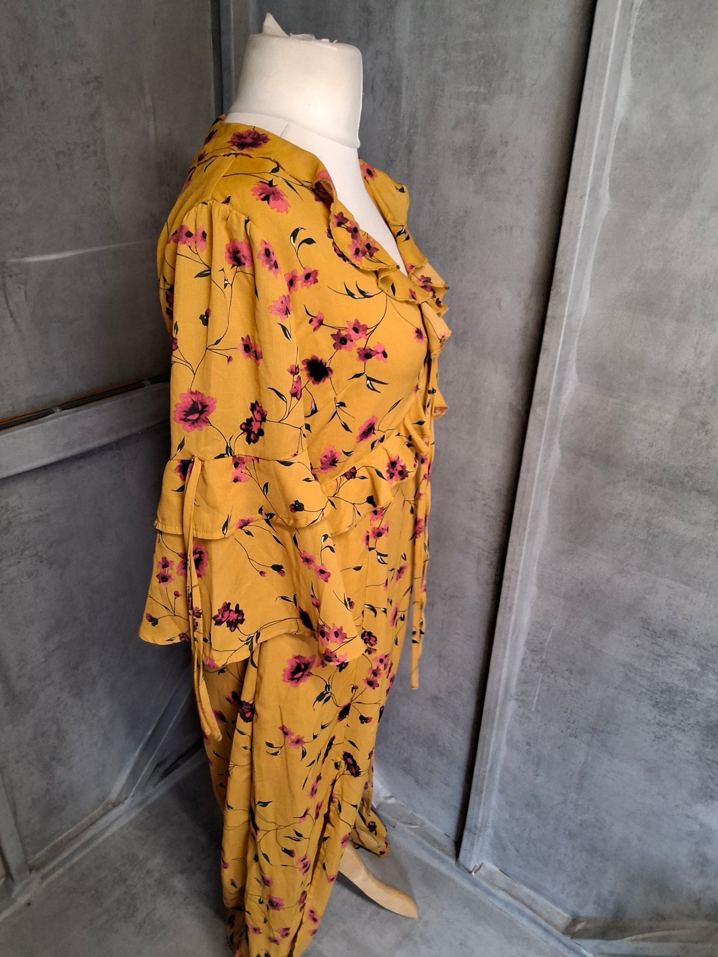 Amalie & Amber Yellow Floral Maxi Dress – Size M (UK size 10) – NWT