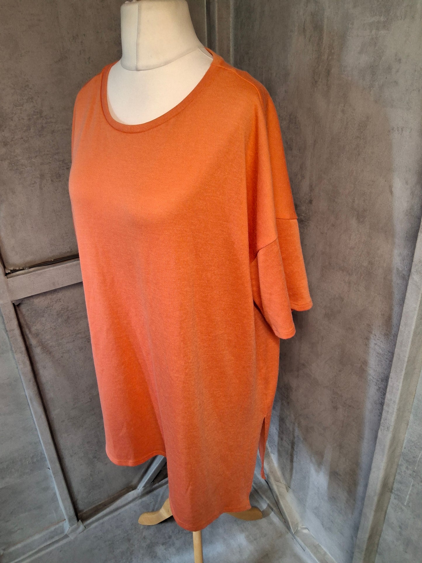 George Orange Lightweight Asymmetric Jumper – Size 22 – Relaxed Fit