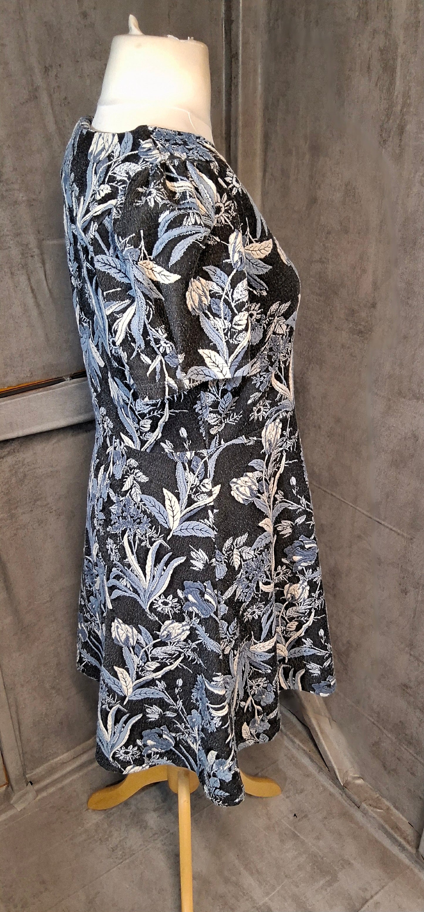 Next Blue & Navy Floral Flared Knee-Length Dress – Size 12 Regular – V-Neck – Short Sleeve – Polyester/Viscose