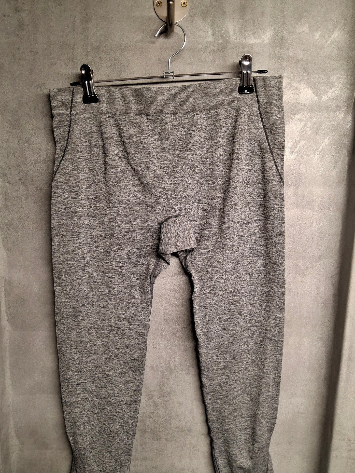 HIIT Grey High-Waisted Gym Leggings – Size Small (UK size 6–8) – NWT Activewear