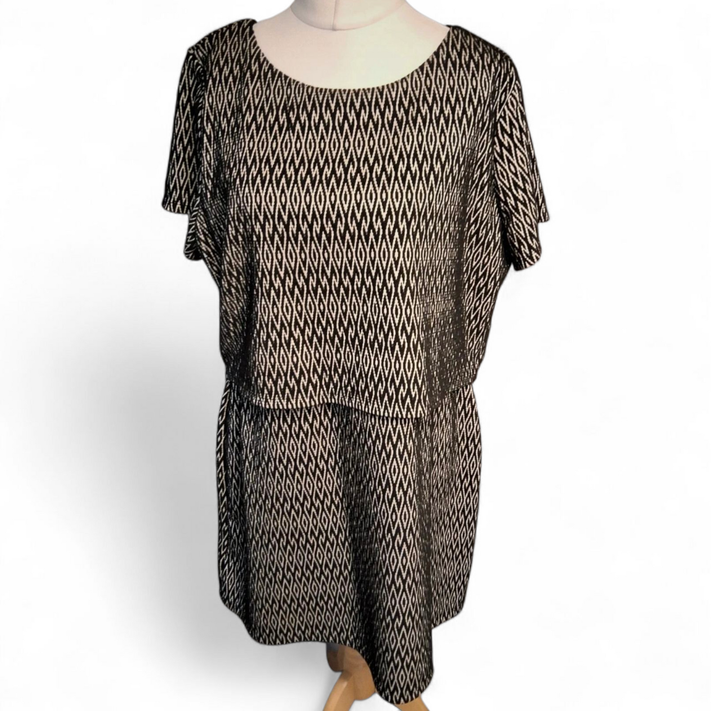 Primark Black & Beige Layered Pattern Dress – Size 18 – BNWT – Smart-Casual Style for Work or Outings