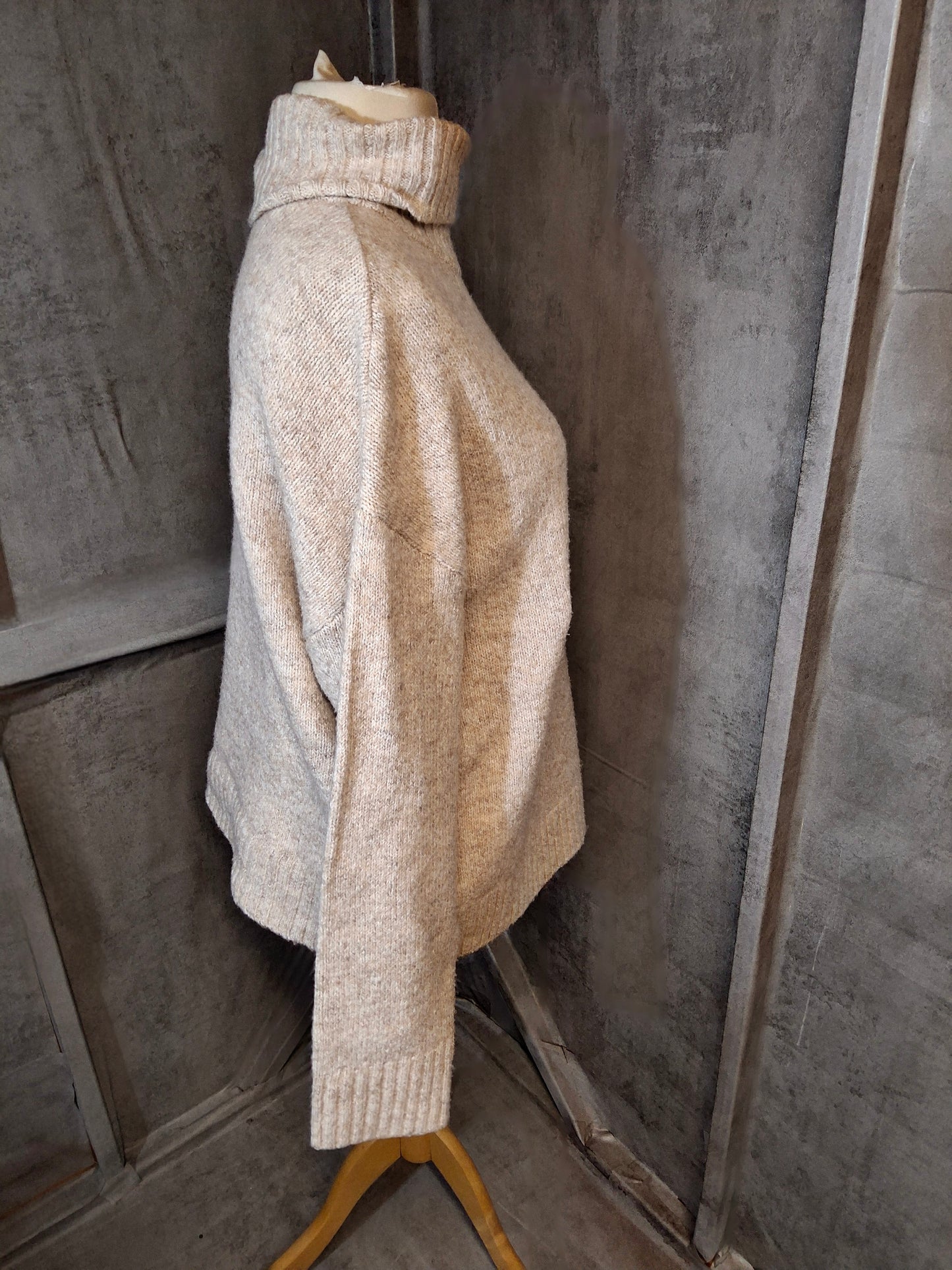 Matalan Cream Oversized Turtleneck Jumper – Size L (size 14/16), Knit Polyester & Acrylic