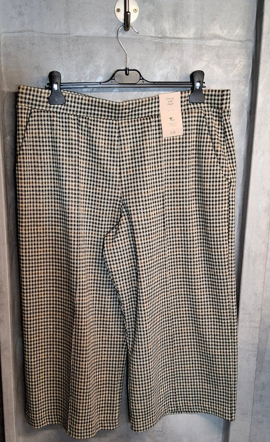 Tu Beige & Brown Checked Cropped Trousers – Size 18S – High Waist, Pockets, Elasticated Waist