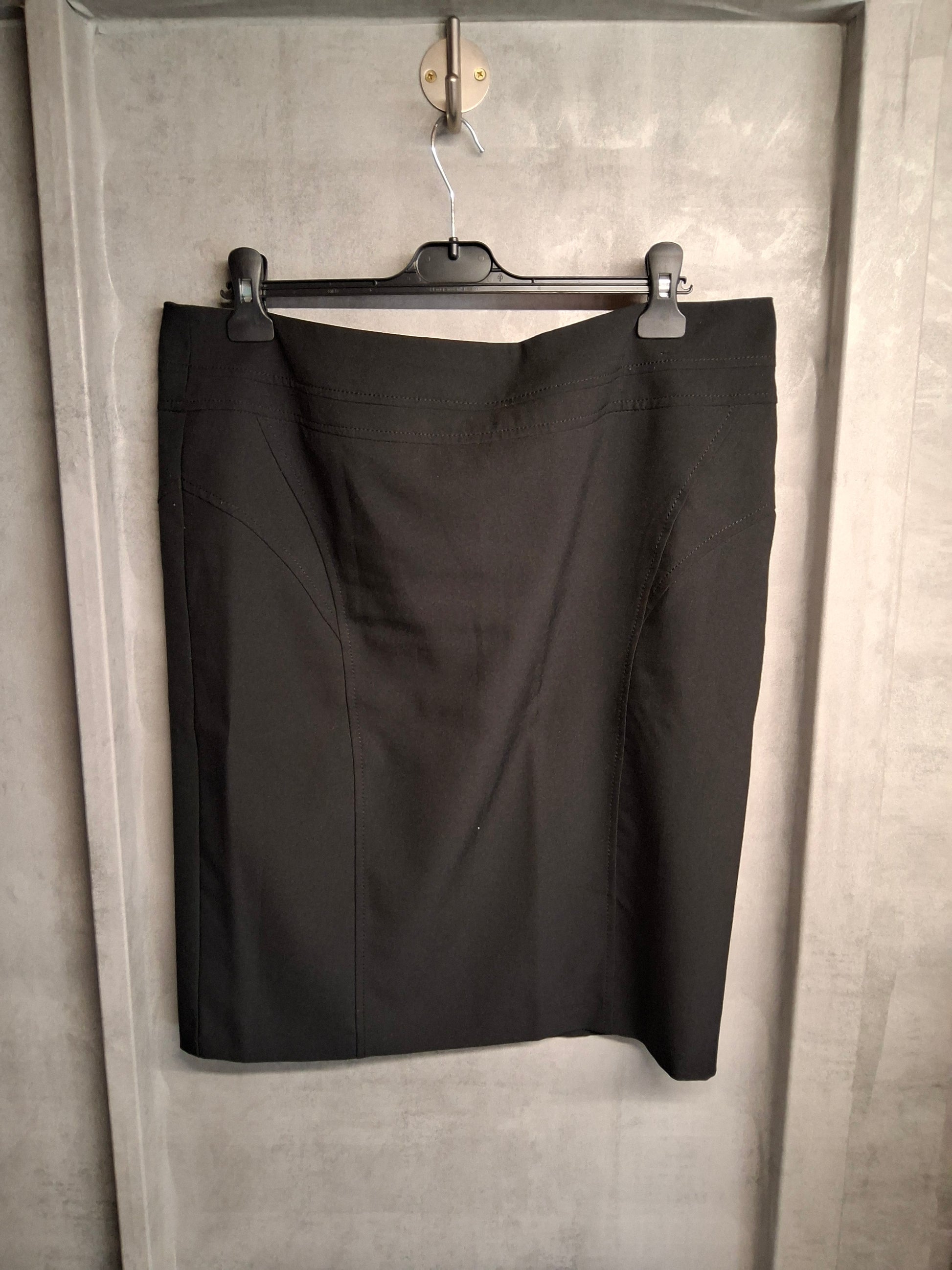 E-vie Collection Black A-Line Knee-Length Work Skirt – Size 16