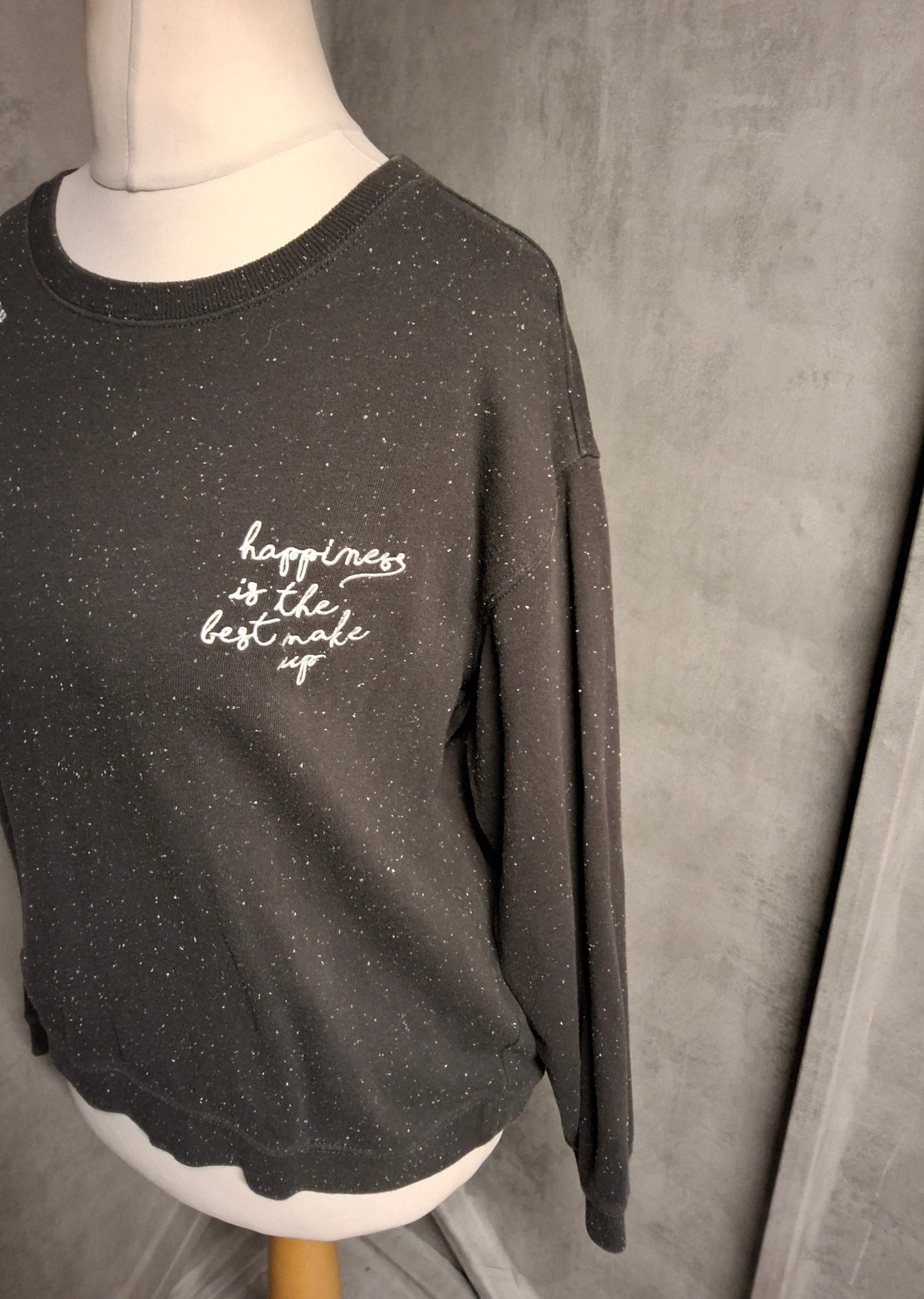 H&M Grey Speckled Slogan Sweatshirt – Size M (UK size 10–12) – “Happiness” Jumper