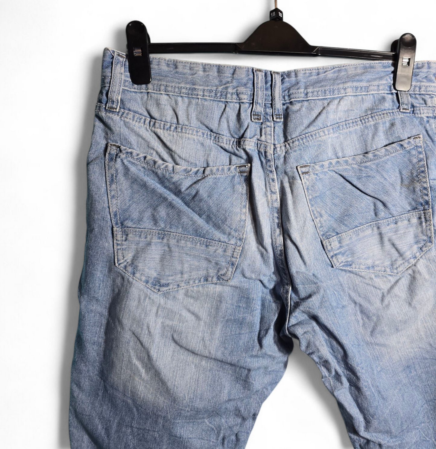Men’s Easy Light Denim Blue Shorts 34” Waist – Knee Length, Front & Back Pockets, Casual Style