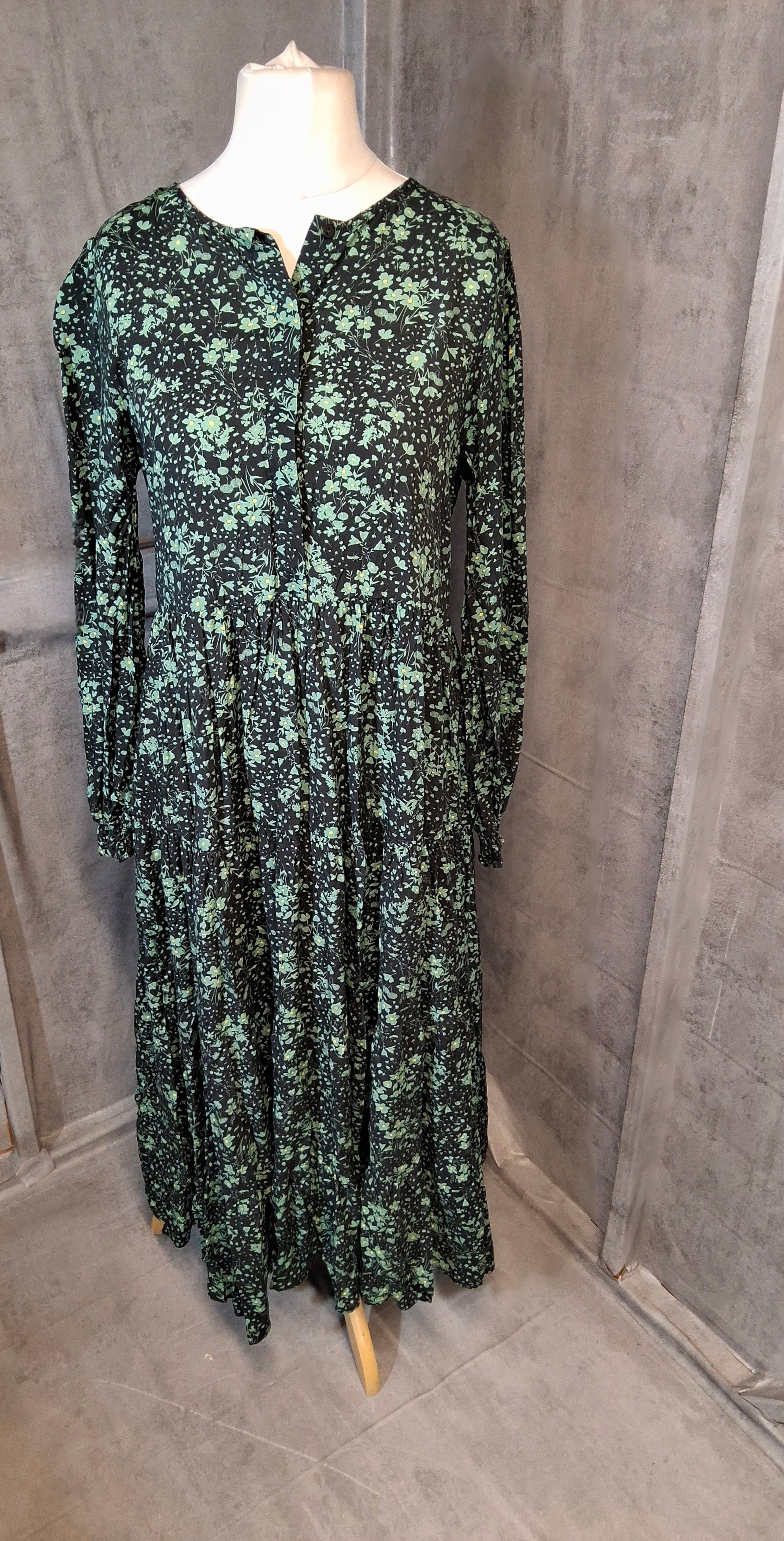 Zara Black & Green Floral Midi Dress – Long Sleeve – Size S (UK 10/12)