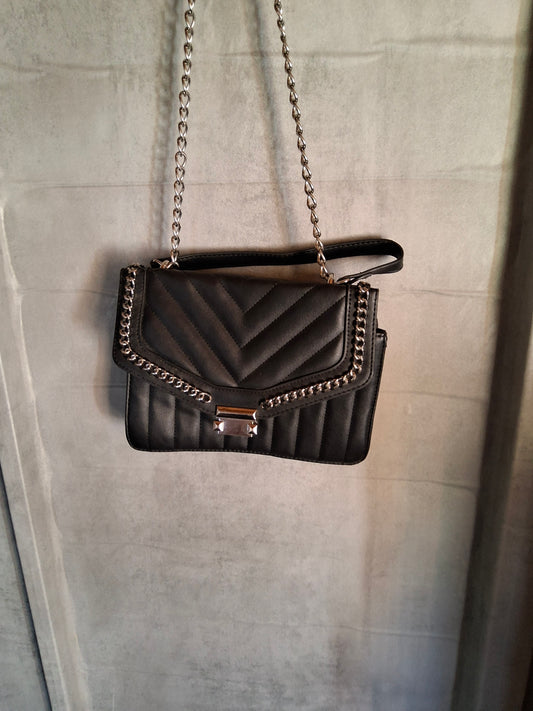 Primark Black Quilted Chain Bag – Popper Close & Dual Strap