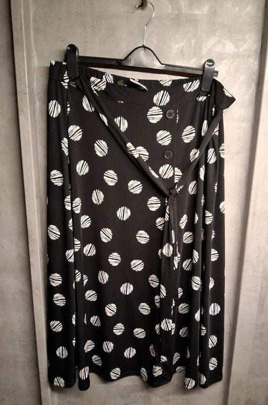 Bonmarché Black & White Polka Dot Midi Skirt – Size 18 – Belted Waist – Flowy & Comfy