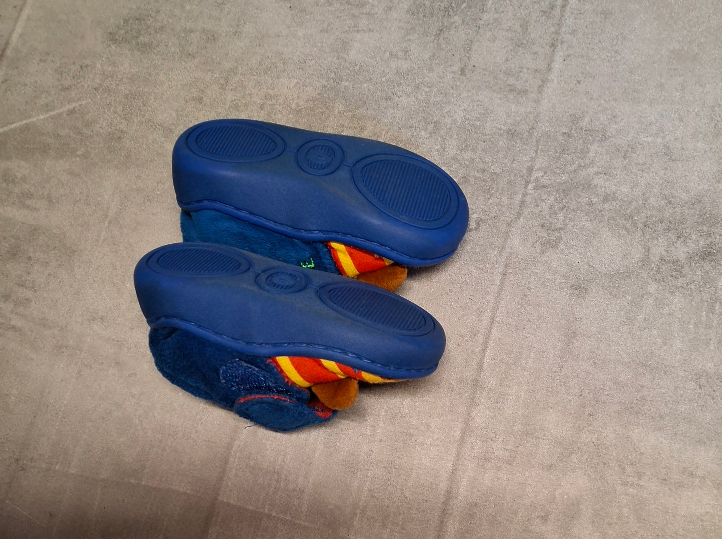 Hey Duggee Slippers – Infant Size 4 – Boys/Girls