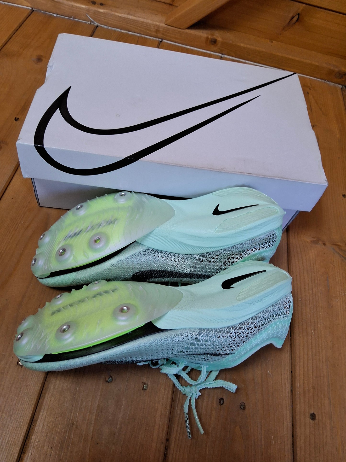 Nike Air Zoom VICTRY SN99 Running Shoes – Size 5.5 – New in Box