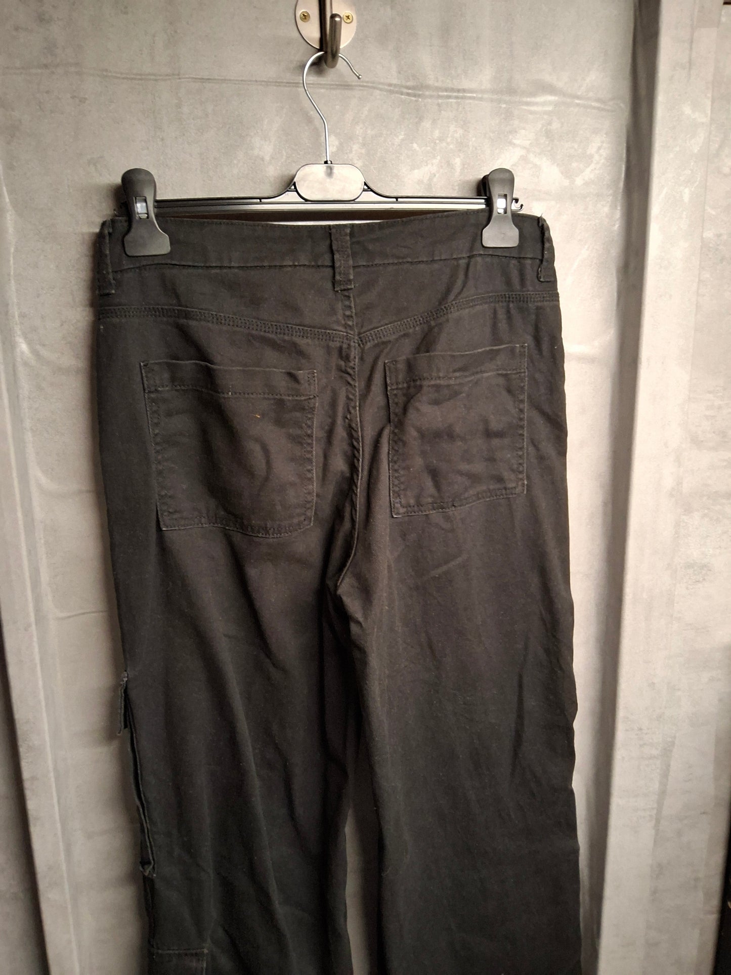H&M Black Flared Cargo Jeans – High Waist – EUR 38 / UK size 10