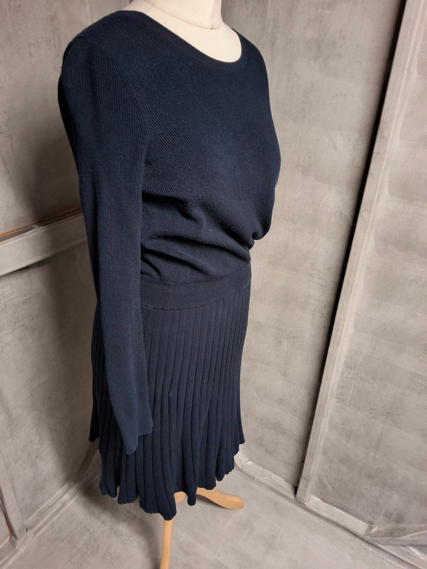 Boden Navy Knitted Midi Dress – Size 10 – Pleated Skirt Elegance