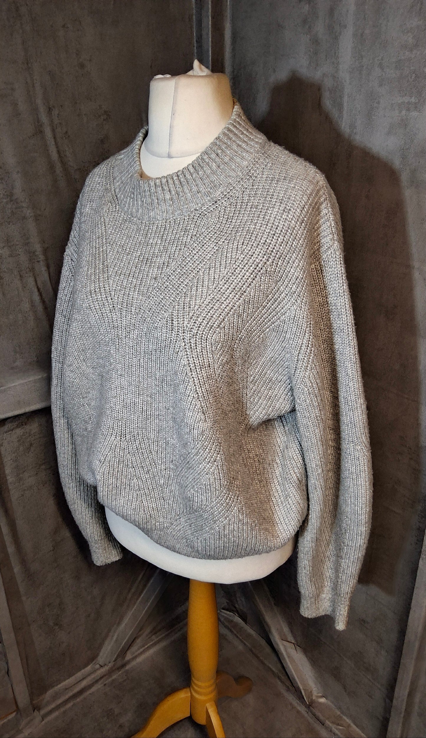 M&S Grey Knit Relaxed Jumper – Size L (size 16/18) – Cosy Winter Layer