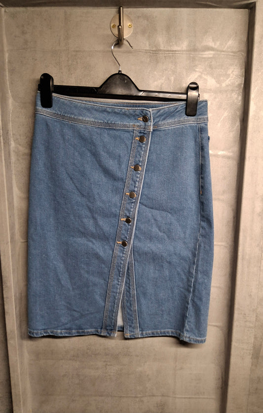 Tu Knee Length Denim Skirt with Front Buttons – Size 10 – NWT
