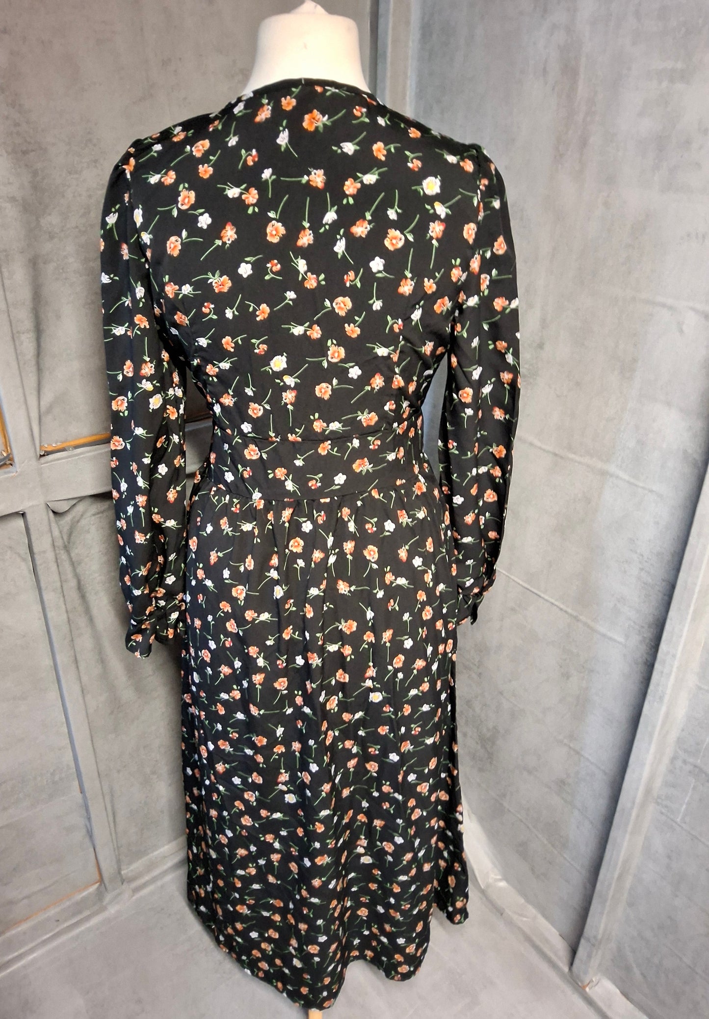 Shein Black Floral Midi Dress – Size M (UK size 10) – Button Front, Long Sleeves, Elastic Cuffs