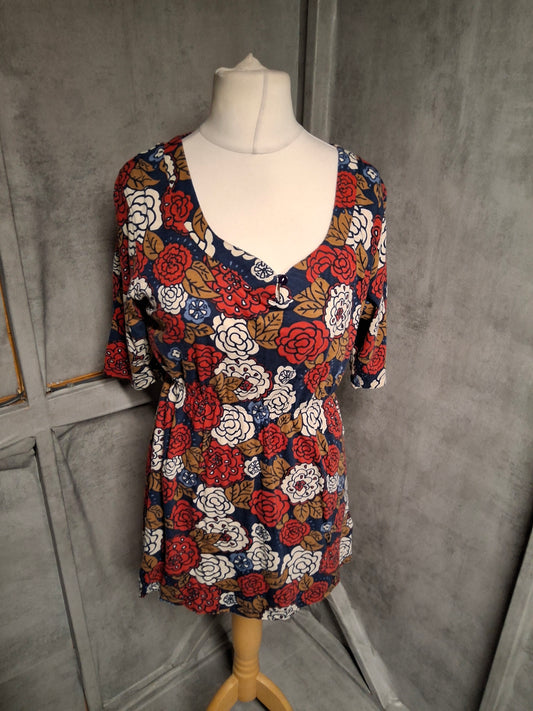 Weird Fish Navy Red & White Floral Tunic Top – Size 14 – ¾ Sleeve Cotton Modal