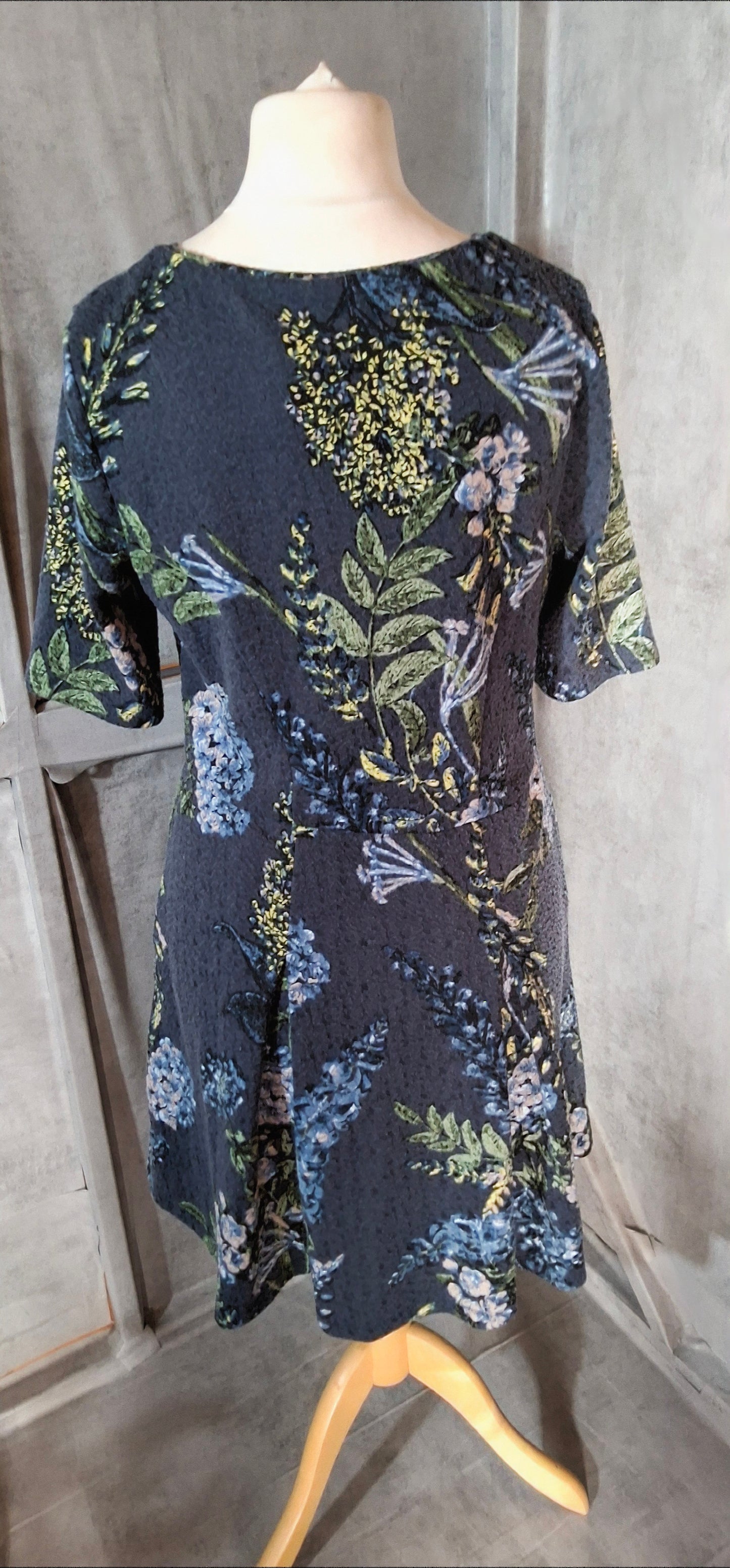 Next Navy Floral Textured Dress – Size 14 – Knee Length