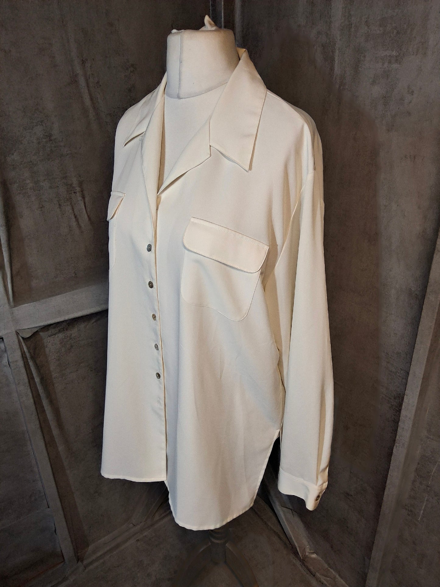 Isabelle Cream Oversized Blouse – Size 18, Button Front, Long Sleeve, Polyester