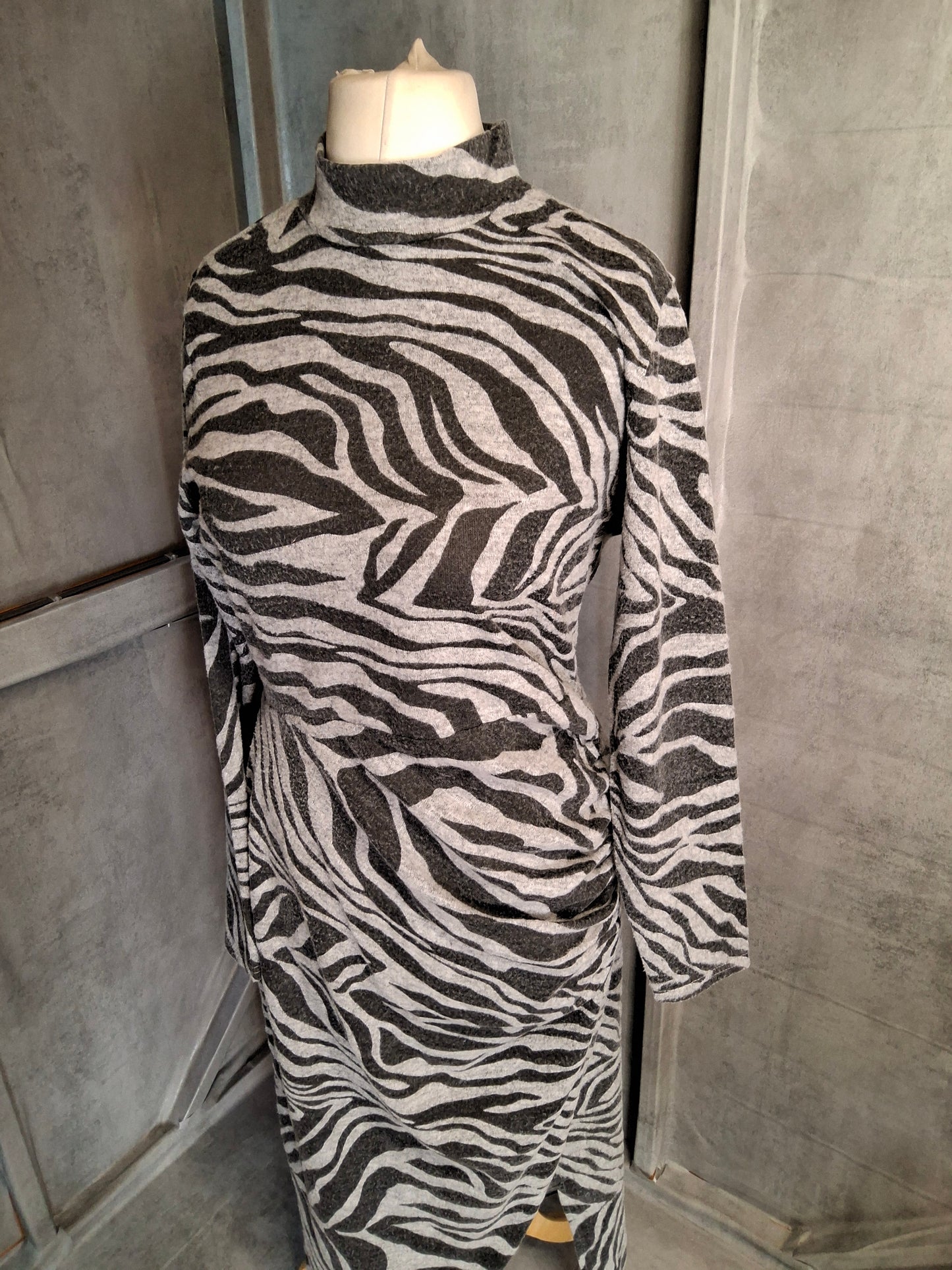 Studio Grey & Black Zebra Print Midi Dress – Size 16
