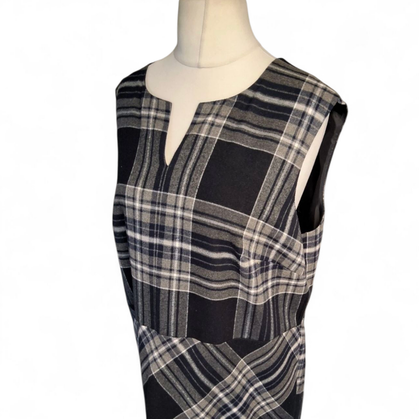 Laura Ashley Navy & Grey Checked Midi Dress – Size 18 – Lined & Luxe Feel