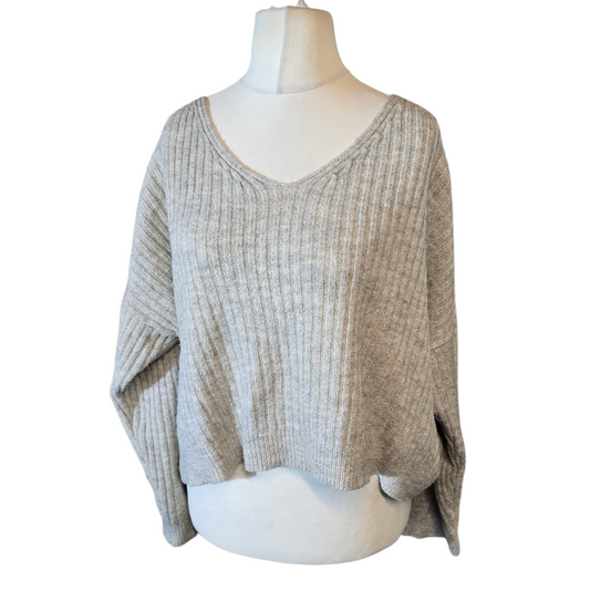 New Look Grey Cropped Oversized V-Neck Jumper – Size M (UK size 12/14 Oversized Fit)