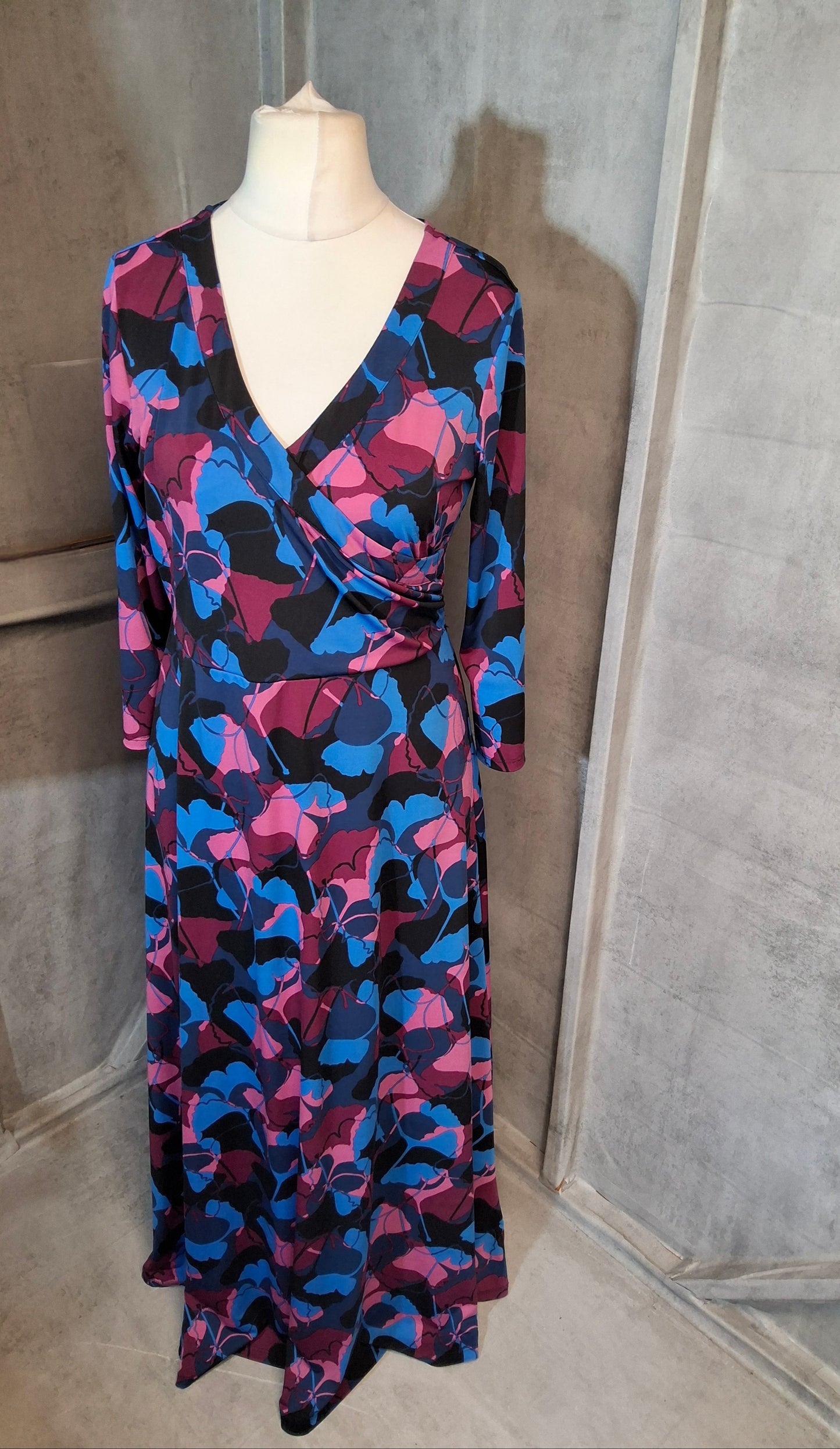 Du Jour Blue, Pink & Red Floral Long Dress – Size M (UK 10/12) – Stretch Polyester