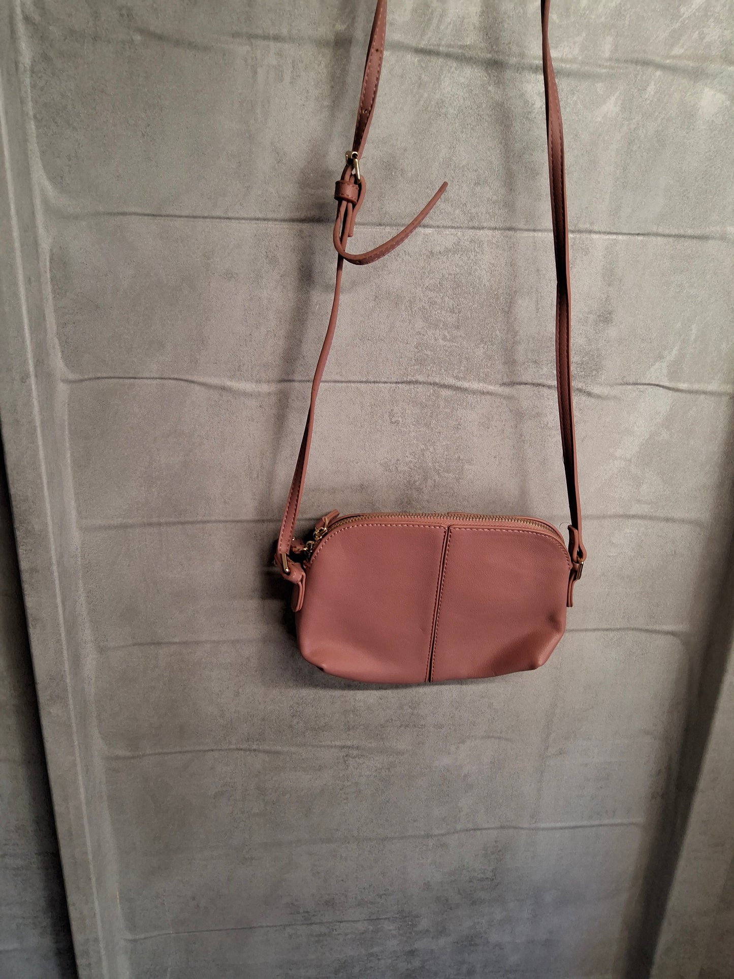Pink, pretty & practical 💕 | Dorothy Perkins crossbody bag