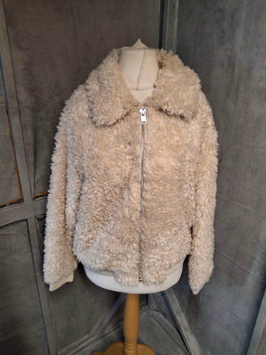 H&M Cream Faux Fur Teddy Coat – Zip Up, Pockets, Lined, Size L (16/18) – Cosy Mid Length