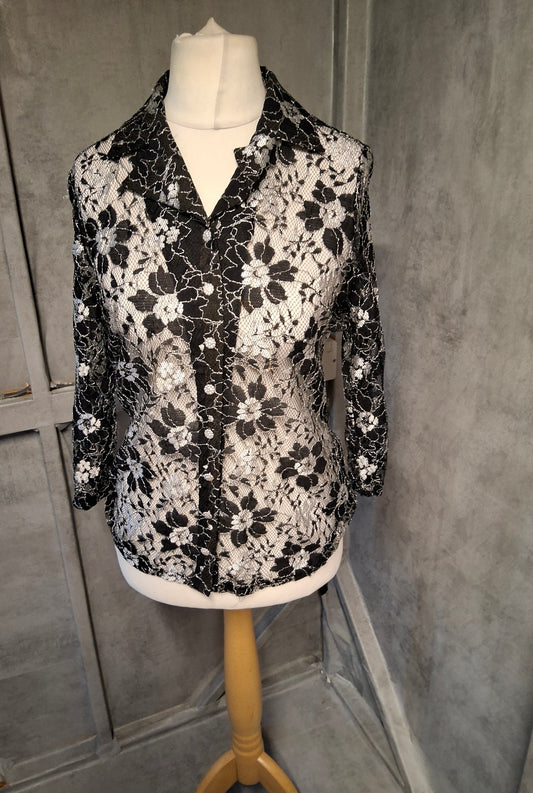 Michelle Hope Black & White Floral Lace Shirt – Size 10/12

