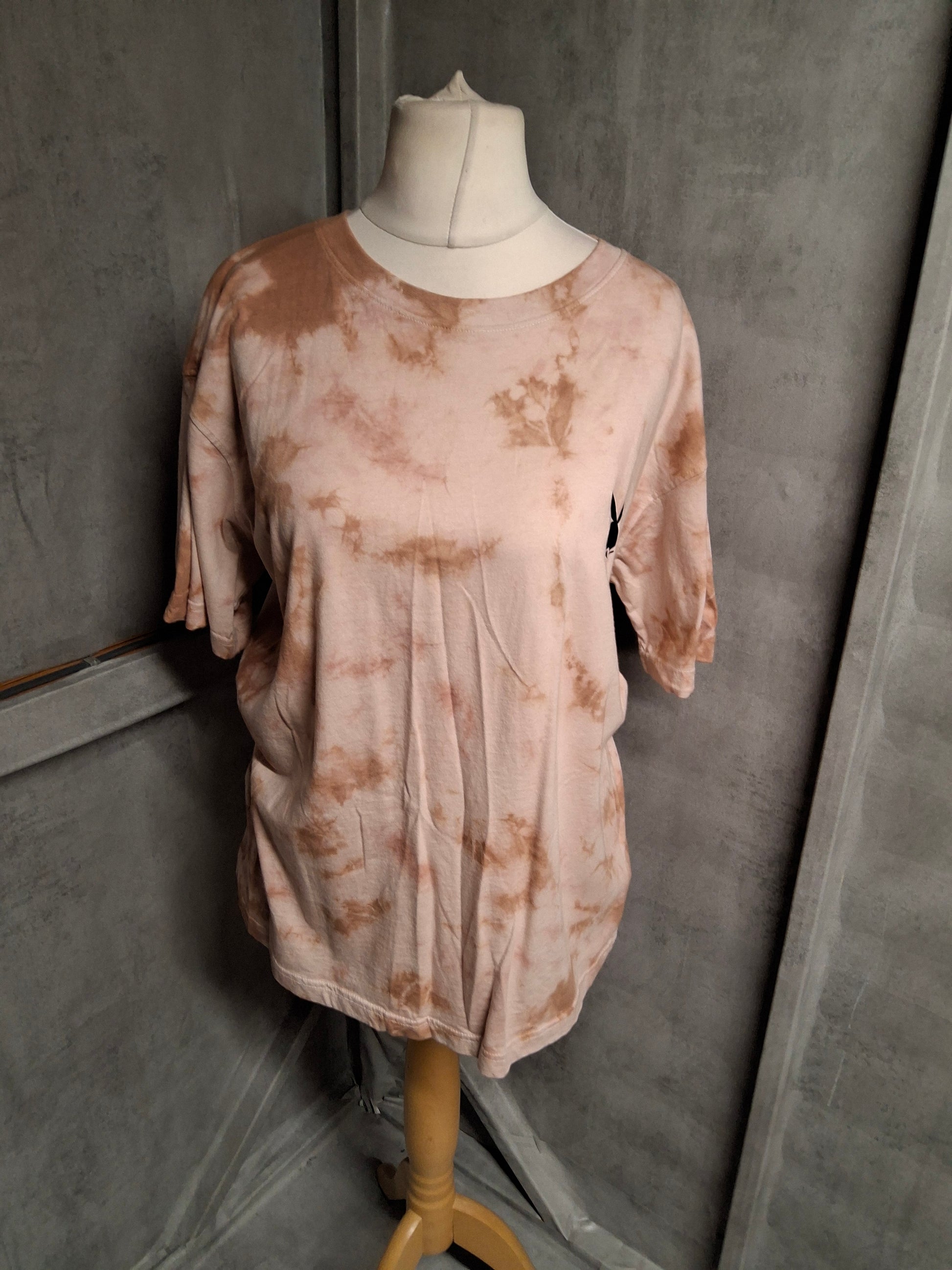 Missguided x Playboy Tie-Dye Oversized Tee – M ( size 10/12) – Brand New & Bad Bunny Energy 😎