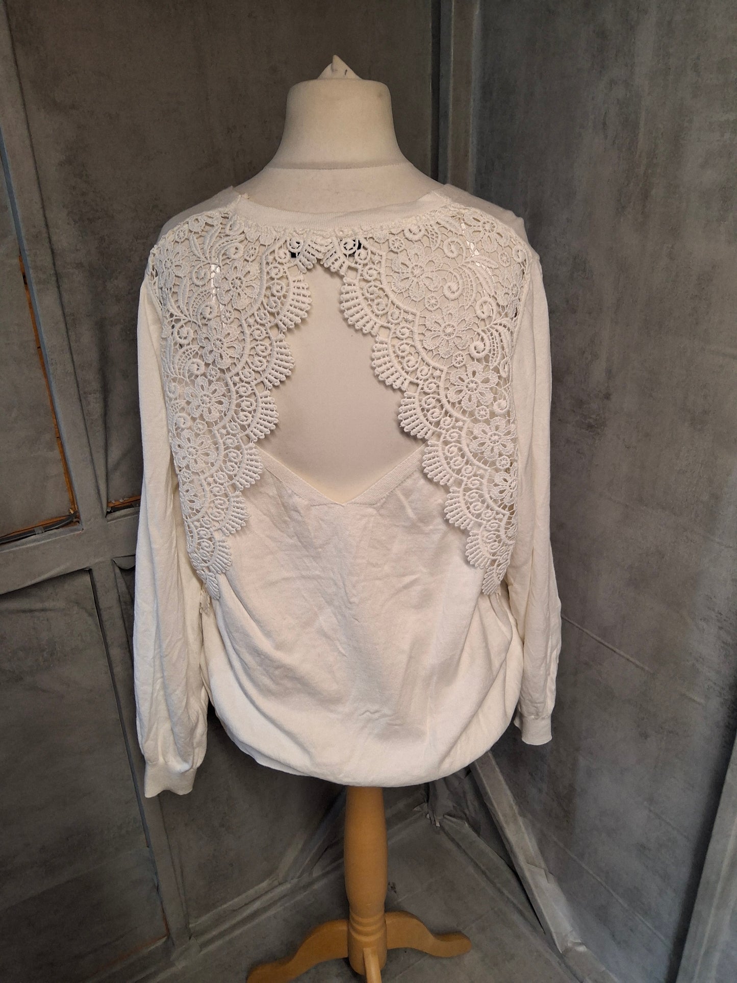 M&S Cream Cotton Jumper – Size 22 – Lace Back Detail