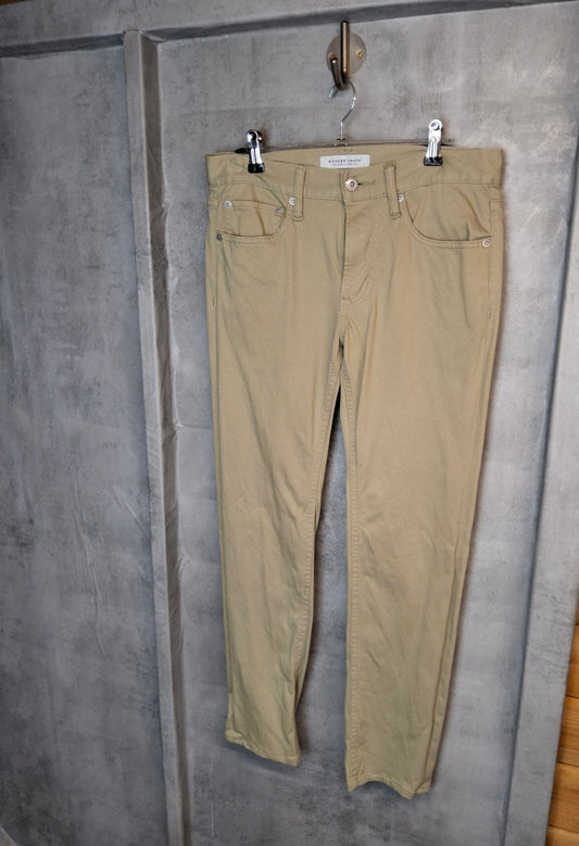 GU Wonder Shape Slim Jeans – Size 10 | Green, Comfy & Curve-Loving 🍐✨

